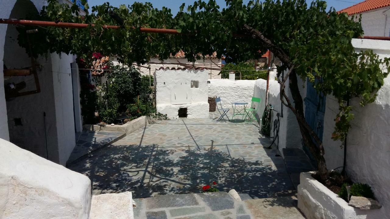 Lovely Traditionnal House With Sea View Tirós Buitenkant foto
